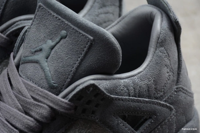 HYPE 4 930155-003 Cool Grey x KAWS Air Jordan 0714